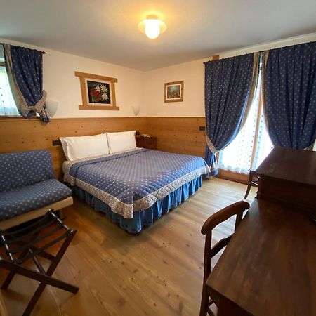 Hotel Lo Campagnar Courmayeur Exterior photo