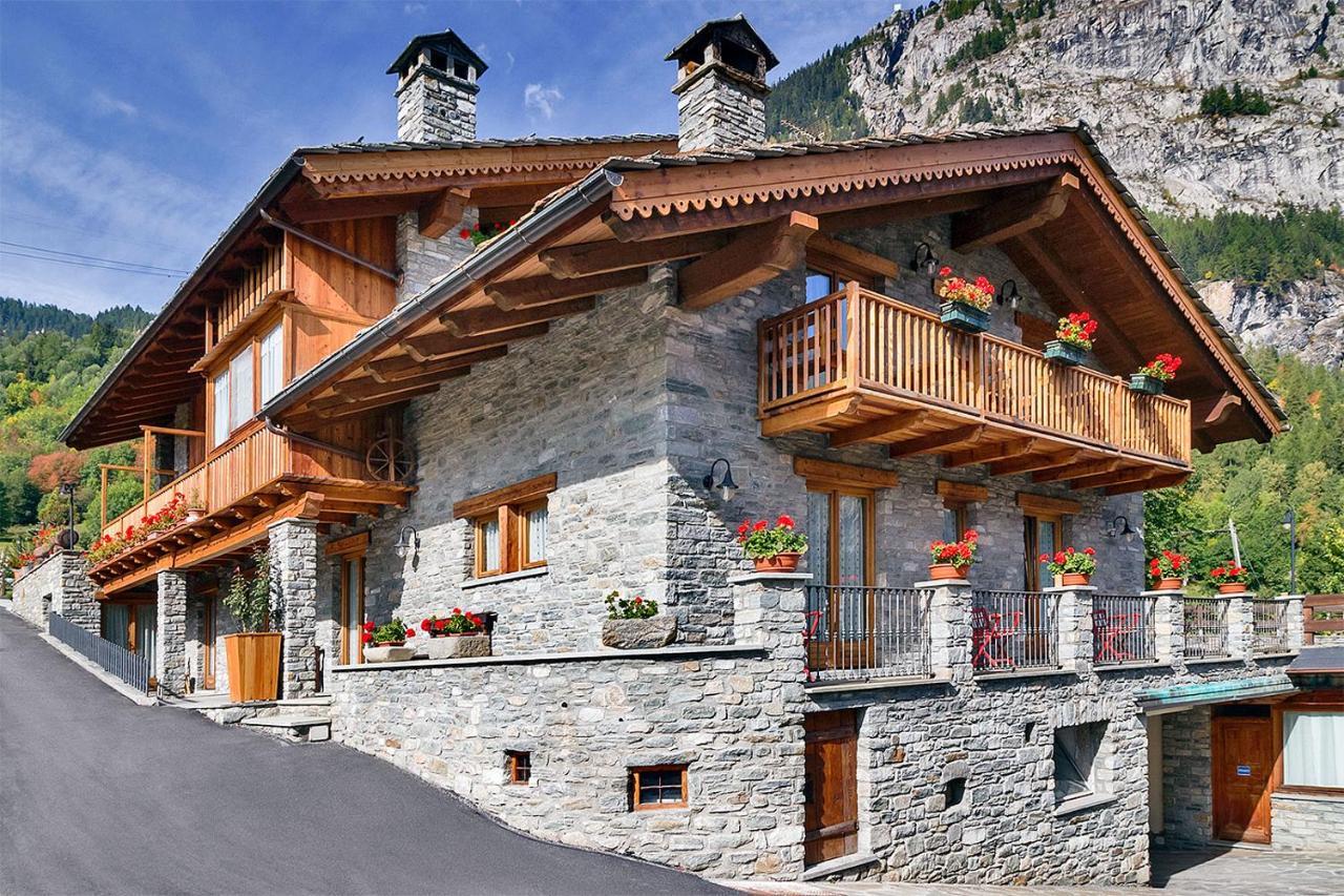 Hotel Lo Campagnar Courmayeur Exterior photo