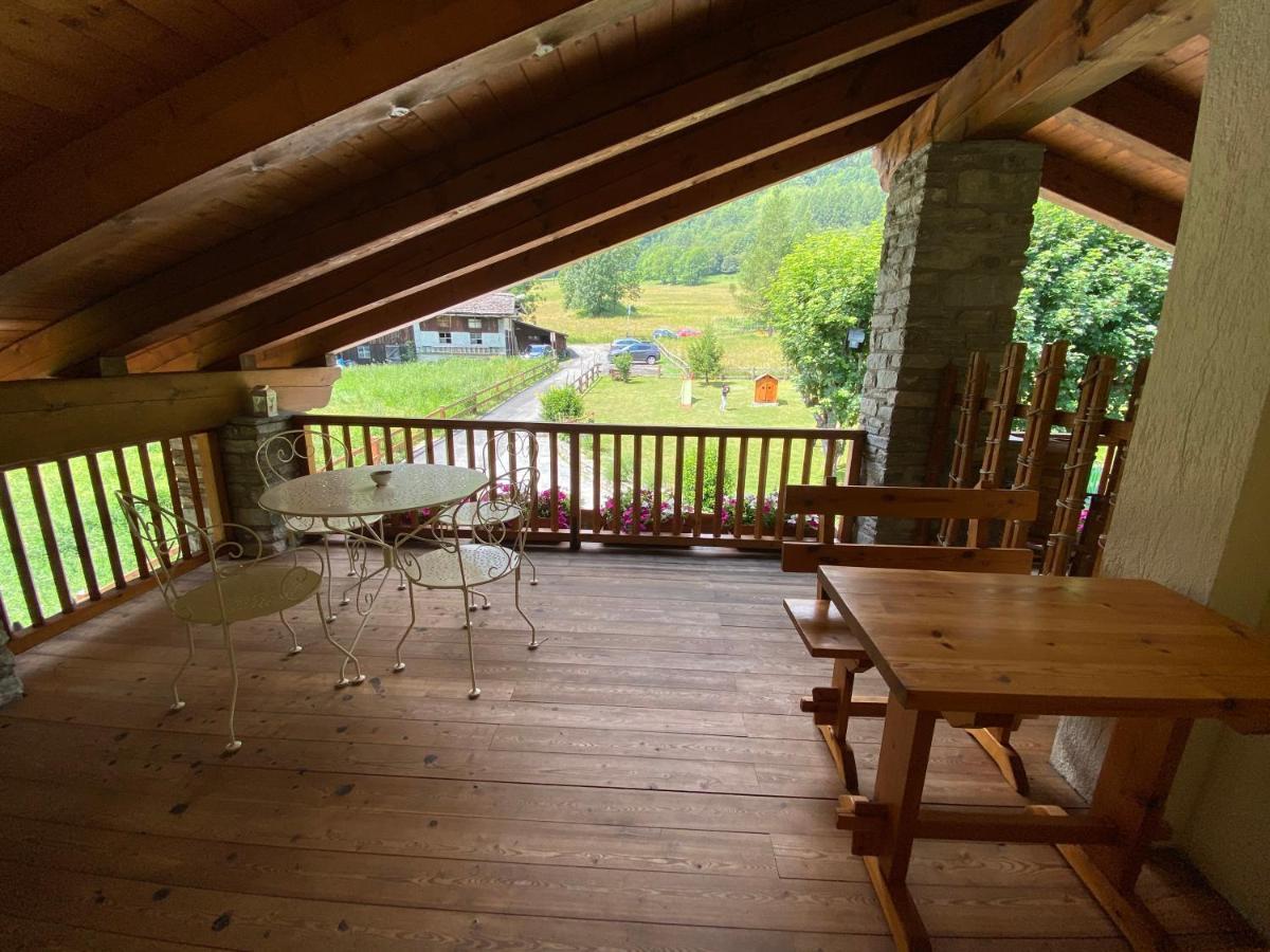 Hotel Lo Campagnar Courmayeur Exterior photo
