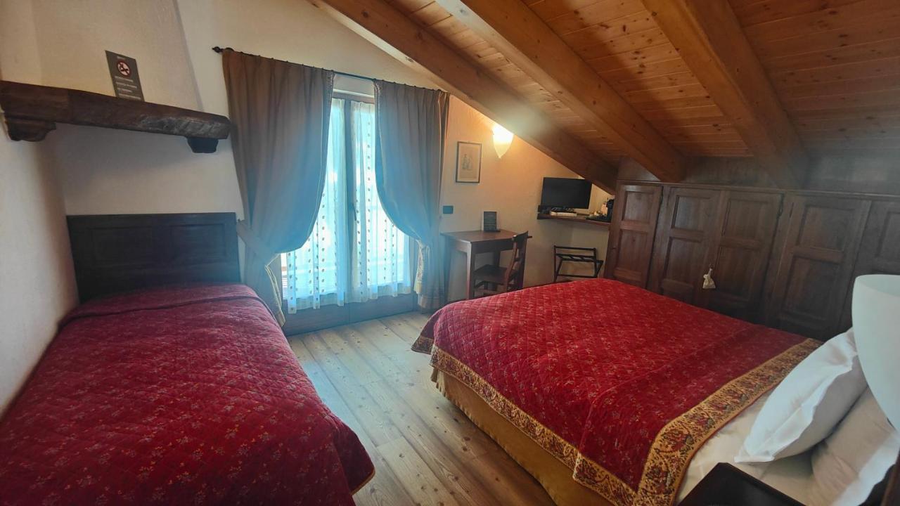 Hotel Lo Campagnar Courmayeur Exterior photo