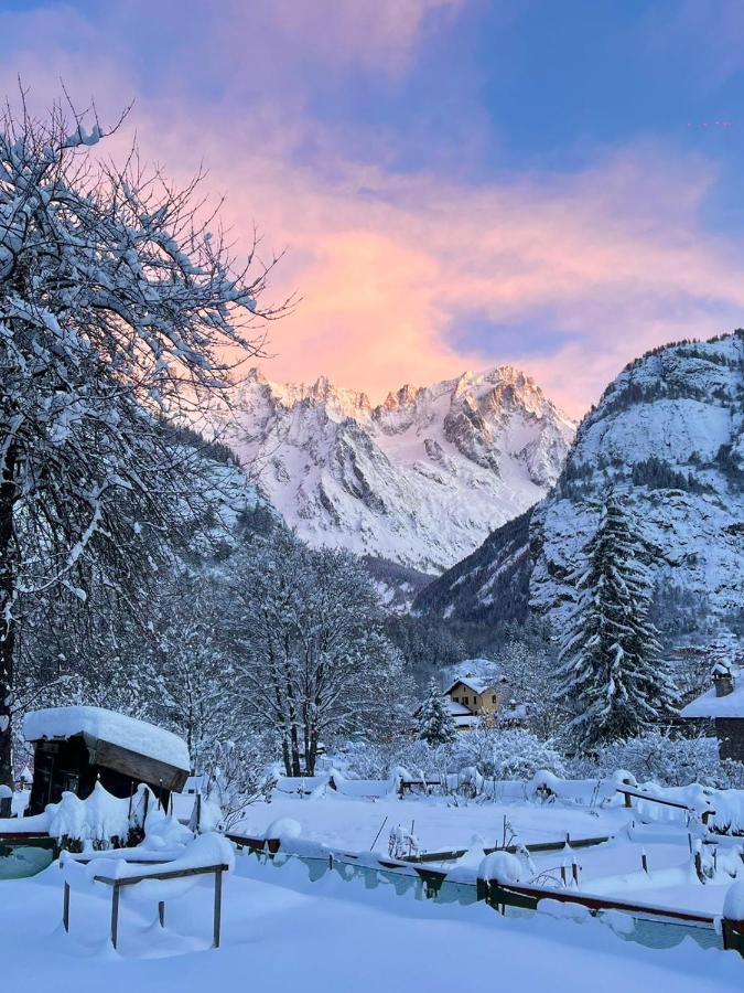 Hotel Lo Campagnar Courmayeur Exterior photo