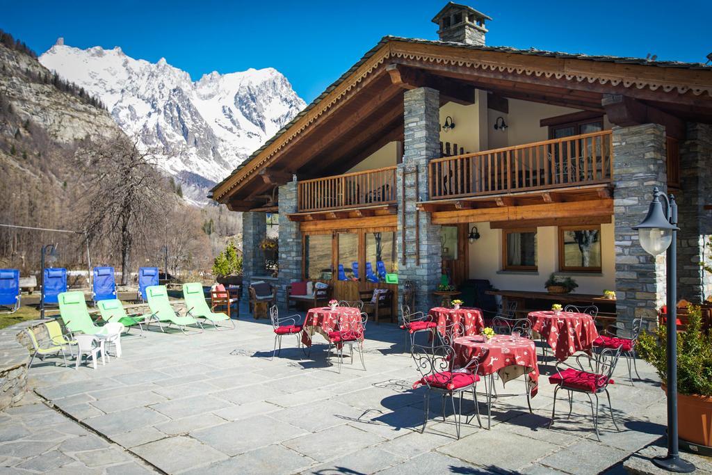 Hotel Lo Campagnar Courmayeur Exterior photo