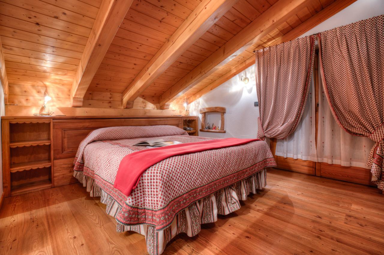 Hotel Lo Campagnar Courmayeur Exterior photo