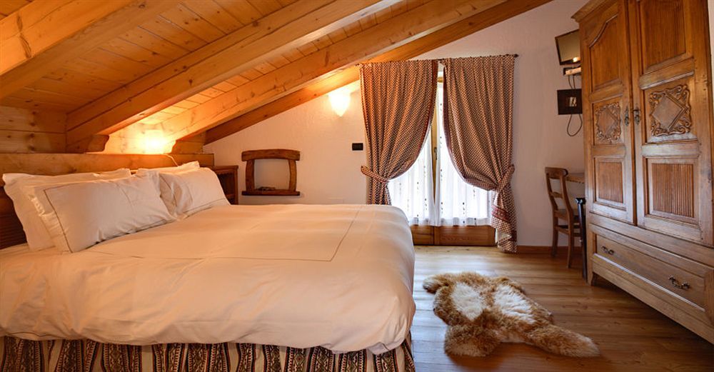 Hotel Lo Campagnar Courmayeur Exterior photo