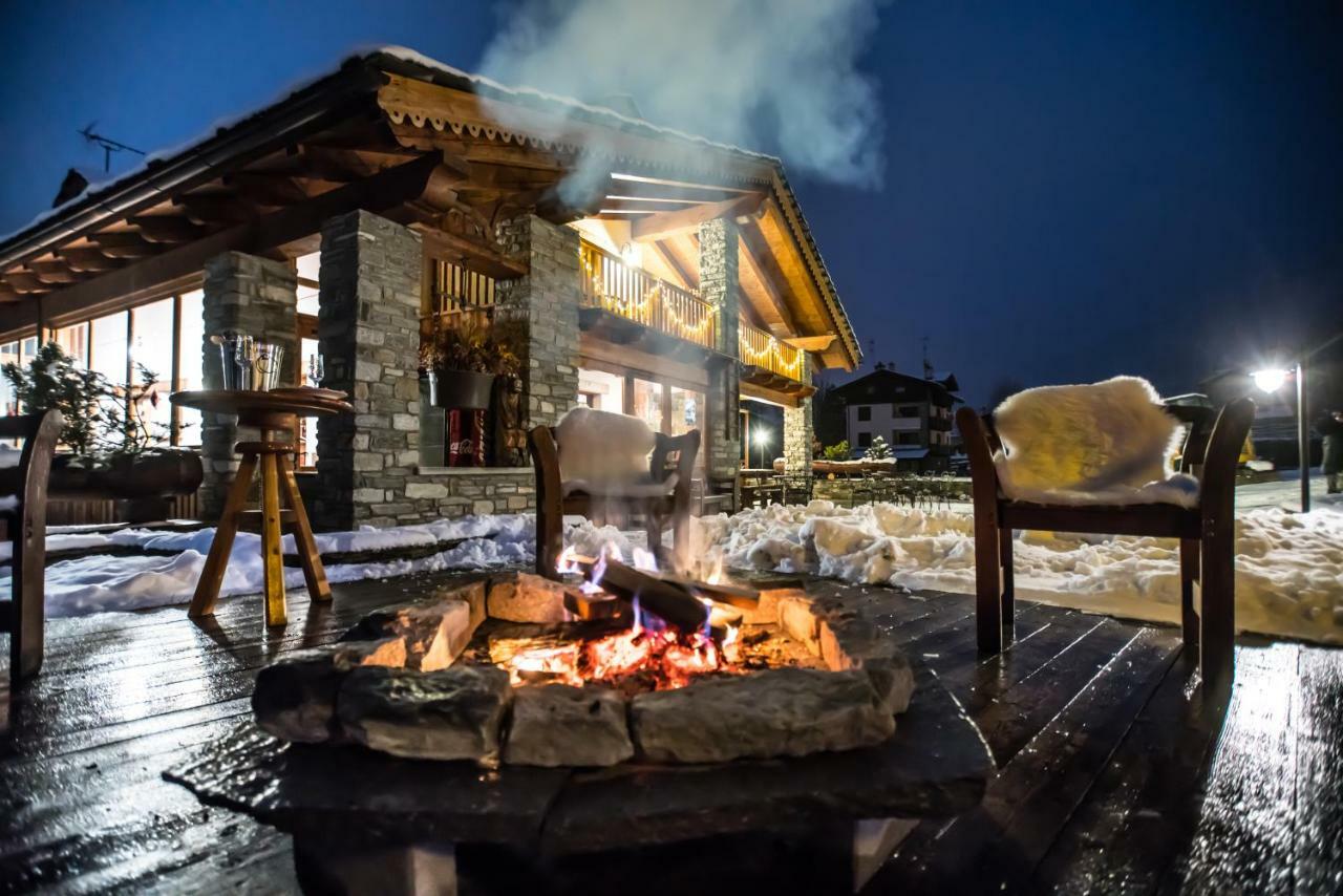 Hotel Lo Campagnar Courmayeur Exterior photo